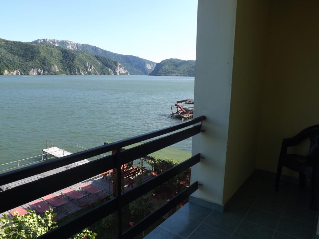 Casa Ana Serena Ieşelniţa Ruang foto